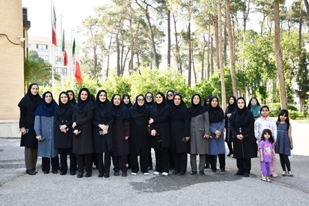 برگزاری مراسم پیاده روی و کاشت نهال توسط کارکنان دانشگاه علوم پزشکی لرستان 